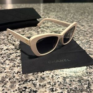 Chanel Sunglasses 5481-H 1255/S6 WHITE-GOLD-PEARL / GREY GRADIENT W/ CASE